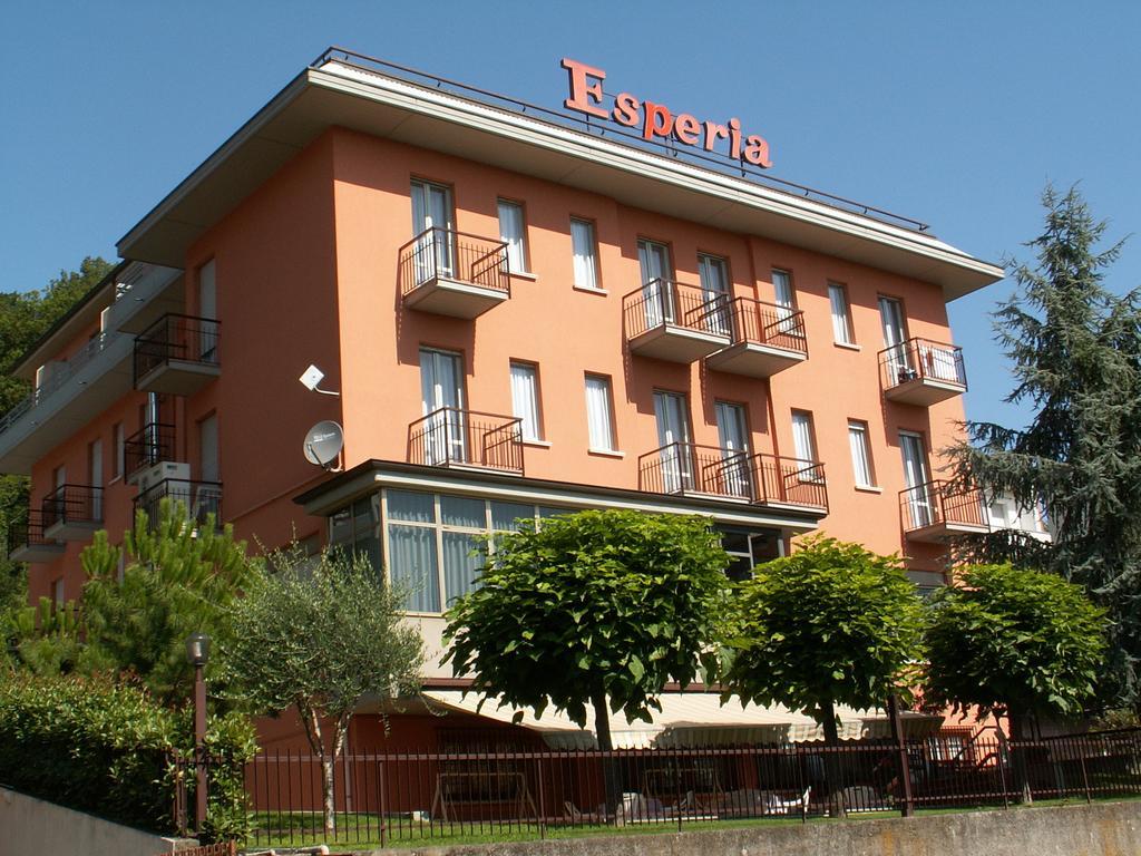 Albergo Esperia Tabiano Terme Bagian luar foto