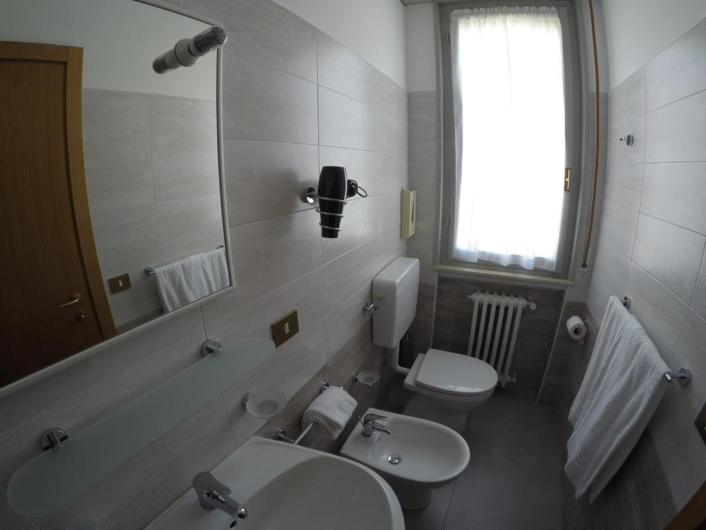 Albergo Esperia Tabiano Terme Bagian luar foto