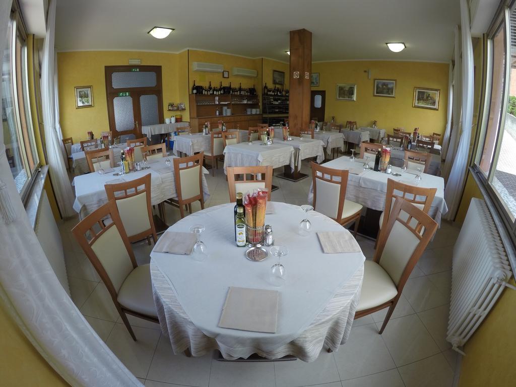 Albergo Esperia Tabiano Terme Bagian luar foto